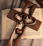 🔥 Last Day 49% OFF – Intertwined Hearts Hand-Carved Wooden Cross ❤️ Perfect Wedding & Anniversary Gift ✝️💞